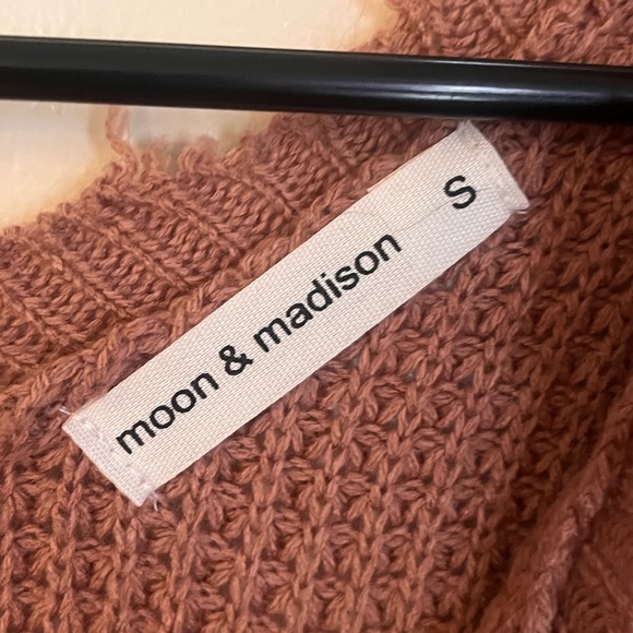 Moon & Madison raw edge sweater size S - Picture 2 of 6